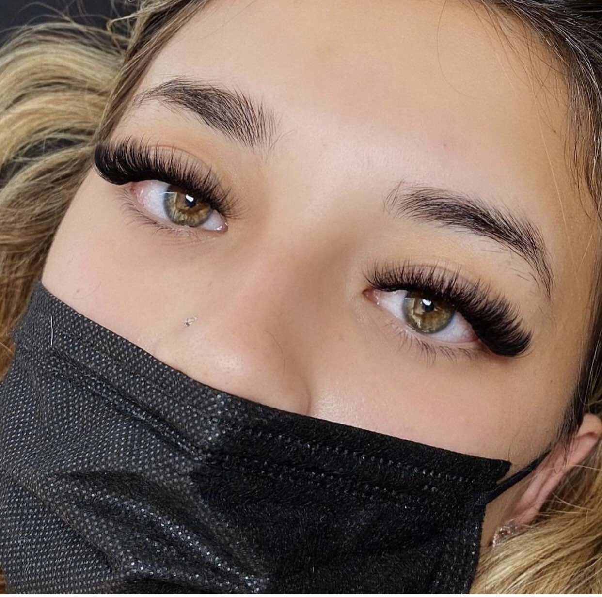 Customer photo review of Cashmere Volume Lash Extensions 0.07mm