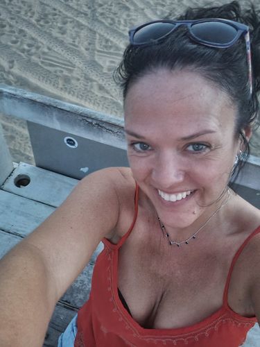 Customer photo review of JuvaBun Messy Bun