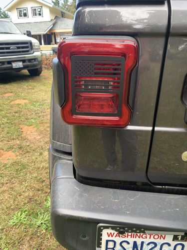 Customer photo review of Tail Light Guards - US Flag for 18-19 Jeep Wrangler JL