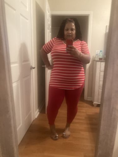 Customer photo review of Shari Cropped Legging Set (Red)