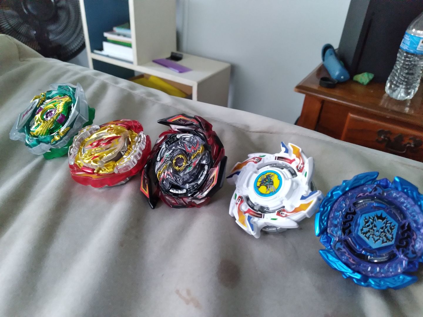 Customer photo review of (IN STOCK) Takara Tomy Beyblade Burst DB B-181 Random Booster Vol. 25