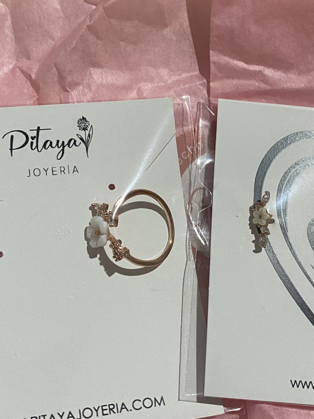 Customer photo review of Piercing de Florecita con Zirconias