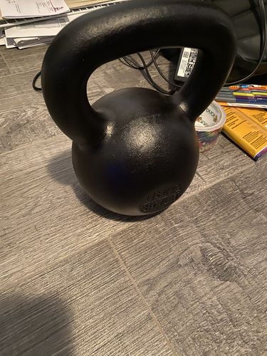 Customer photo review of 18kg / 40lbs E-coated Cast Iron Kettlebell
