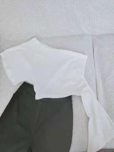 Customer photo review of Color Block Dramatic Irregular Pant Suit