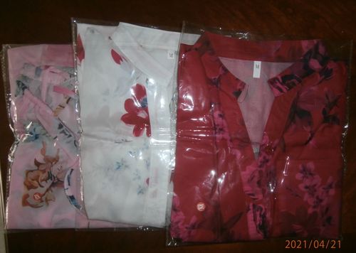 Customer photo review of Floral Casual V-Neckline Long Sleeve Blouses