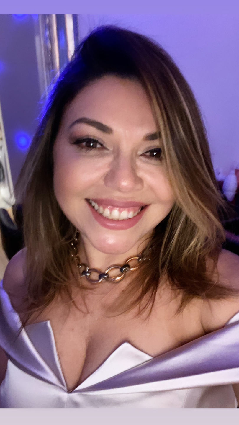 Avaliação com foto de um cliente sobre o DERMISONIC