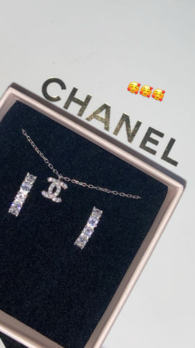 Customer photo review of Classy Ohrringe