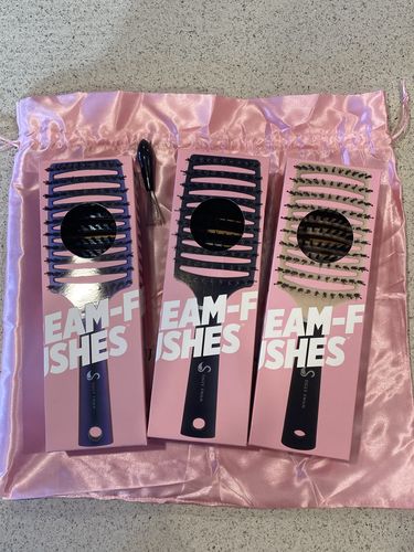 Customer photo review of Scream-Free™ Detangling Hair Brush: Back to School Maxi 3 Pack