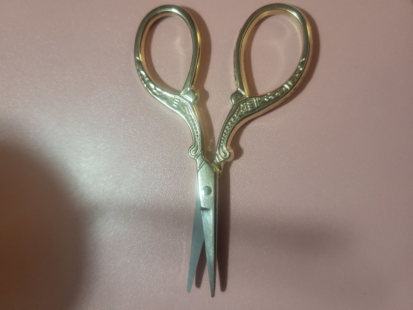 Customer photo review of Lace & Lash Cutting Shears