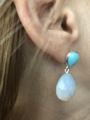 Customer photo review of SCHILLERNDE OPAL-OHRRINGE VON DELIGHT