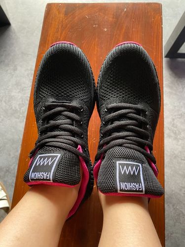 Customer photo review of Women's ultralight walking and running shoes