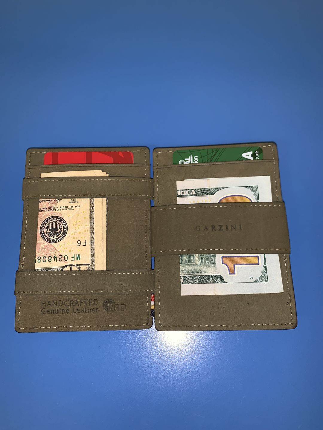 Customer photo review of Essenziale Magic Wallet Vintage
