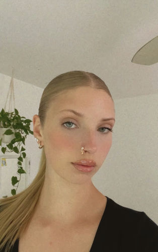 Customer photo review of Valentina Nose Hoop
