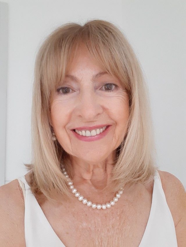 Customer photo review of Vibrant C Brightening Facial Oil