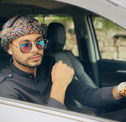 Customer photo review of Pashtush Mens Kaani fine extra soft Stole (70 x 200 cm ) Black
