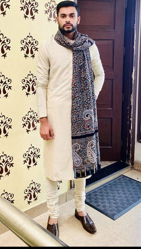 Customer photo review of Pashtush Mens Kaani fine extra soft Stole (70 x 200 cm ) Black