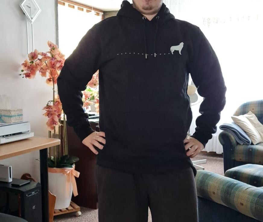 Customer photo review of WOLF SPUR - Bio Unisex Hoodie (PREMIUM)