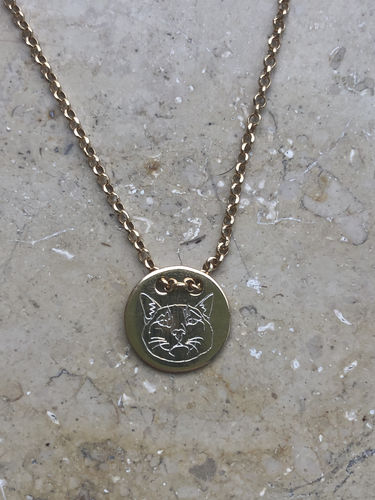 Customer photo review of Gold Dipped Lineart Love Halskette