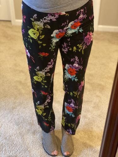 Customer photo review of Joseph Ribkoff Black/Multi Floral Print Side Zip Cropped Pants 201399 NEW