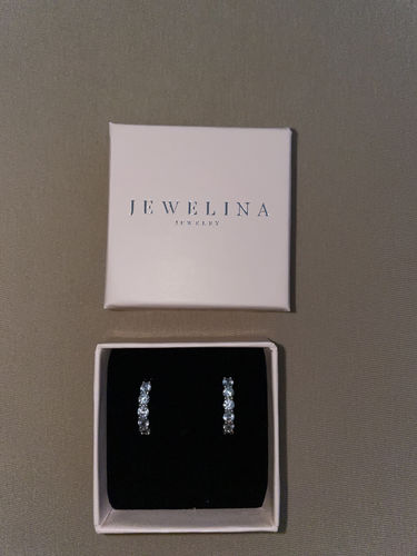 Customer photo review of Celia Creolen