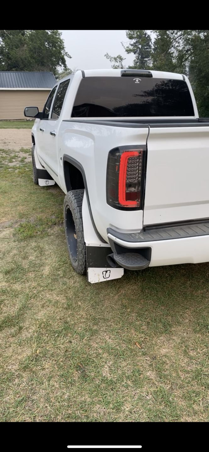 Customer photo review of Trigger Industries Standard Height Mud Flaps
