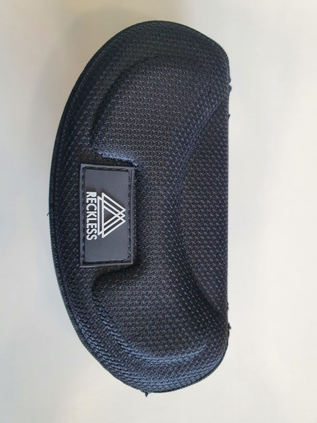 Customer photo review of Estuche de lentes de sol Reckless
