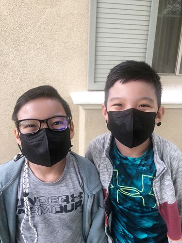 Customer photo review of [USA] EVER FRESH S-SIZE KIDS KF94 (BLACK/WHITE)