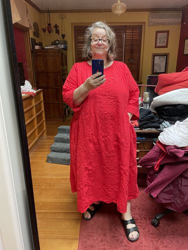 Customer photo review of Plus Size- Women Pure Color Pleated 100% Cotton Dress