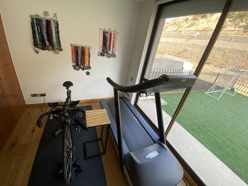 Customer photo review of Mesa lateral Piscolero NEGRO