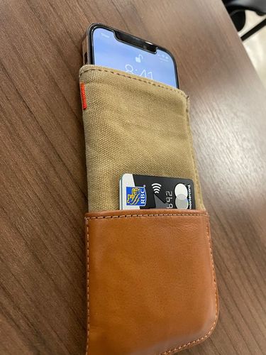 Customer photo review of Durable Wallet for iPhone 12