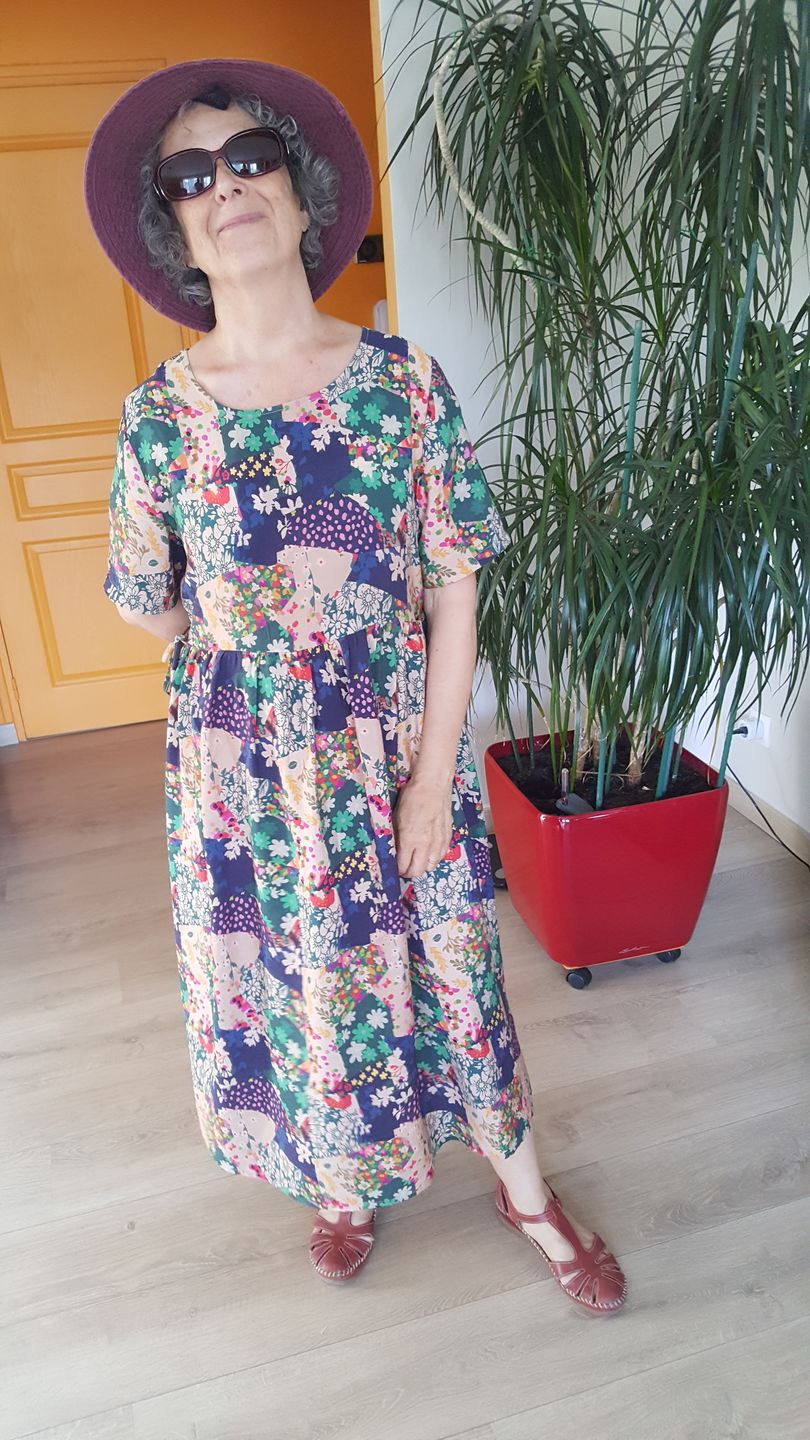 Customer photo review of Plus Size - Floral Prints Short Sleeve Summer Loose Dress