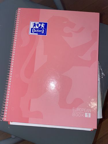 Avis photo d'un client sur Cahier à spirales OXFORD # Couverture rigide - 160 pages A4 détachables - petits carreaux