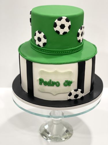 Customer photo review of Round MDF 11.8 inches (30cm) Cake Board-4mm thick