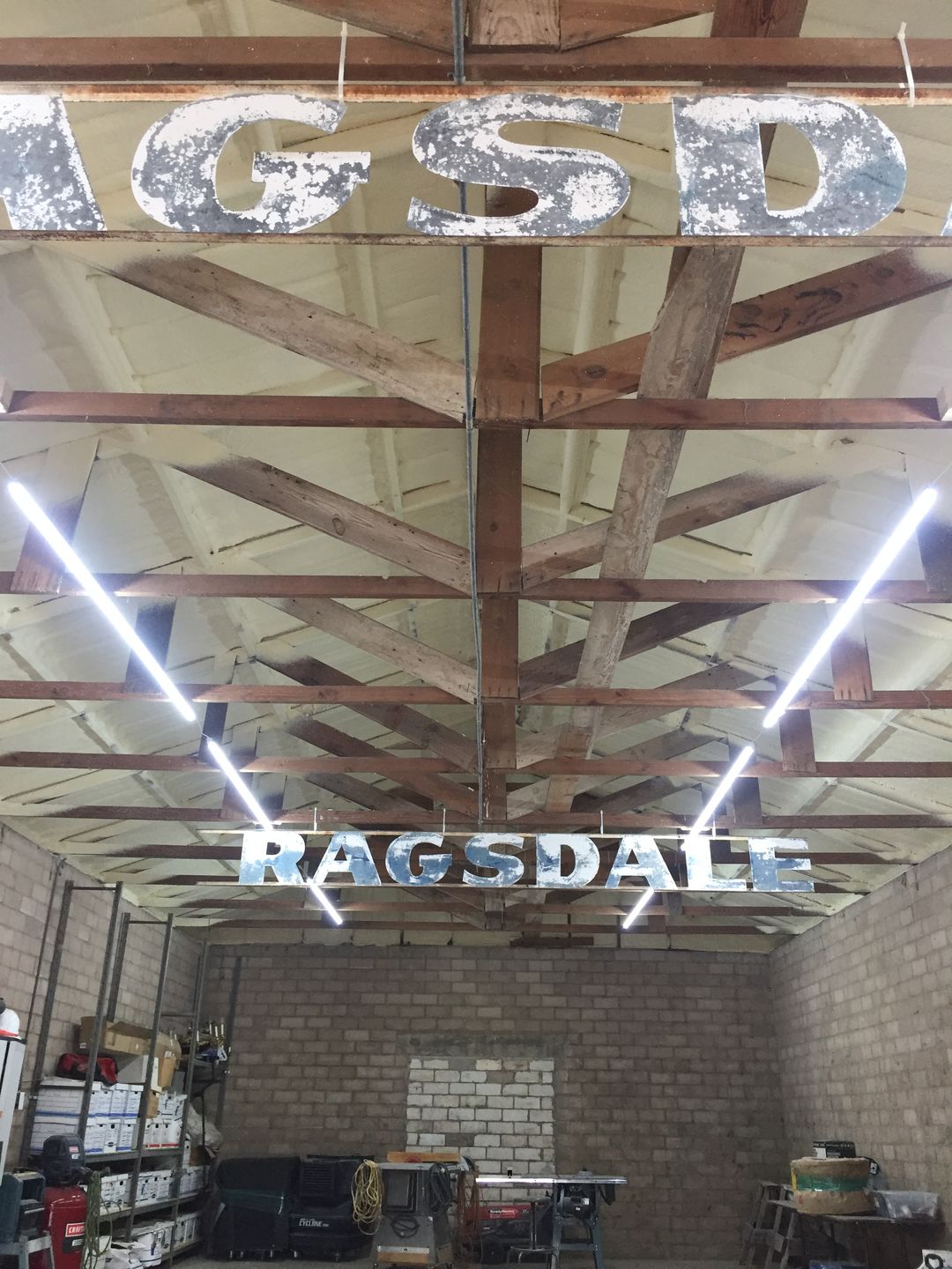 Customer photo review of T8 8ft V Shape LED Tube 60W Integrated, 5000K, Clear, Linkable T8 Integrated Fixture