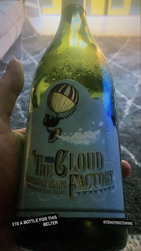 Customer photo review of The Cloud Factory Sauvignon Blanc, Marlborough 2019