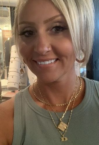 Customer photo review of Book Locket (Pearl) // Gold-Dipped