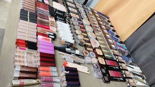 Customer photo review of Liquidación Caja de Cosméticos Misteriosa Maybelline - 102PZS (MAC100)