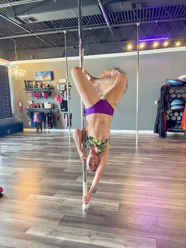 Customer photo review of Power Print Twist Sports Bra