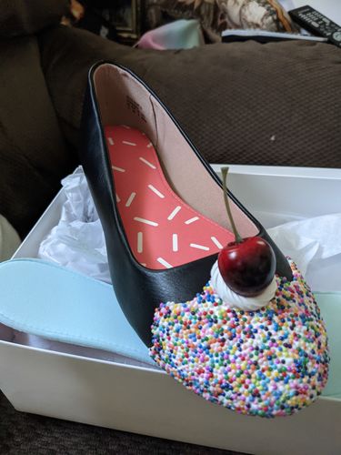 Customer photo review of Bake-A-Shoe Sprinkle Flat