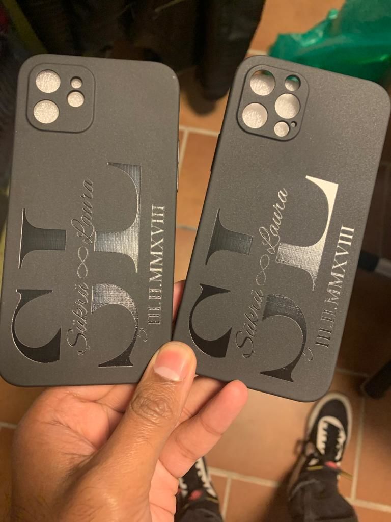 Customer photo review of ID Case - 2 Buchstaben , 2 Namen, Wunschdatum, Silikon(graviert)