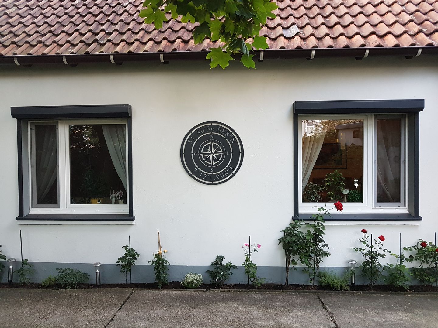 Customer photo review of Wanddekoration Kompass mit Koordinaten für Innen-und Außenbereich-personalisierbar