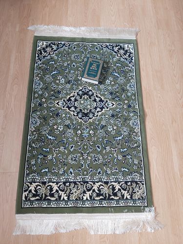 Customer photo review of Al Rawdah Premium Prayer Rug 8MM - Red