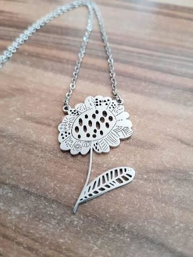 Customer photo review of LOANYA persönliche Kinderzeichnung als Halskette oder Anhänger