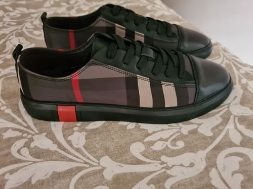 Customer photo review of High Quality Fashion Sneakers