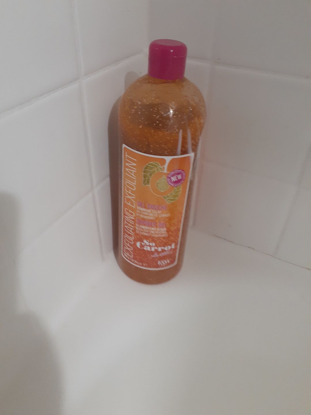 Customer photo review of Fair and White So Carrot Exfoliating Shower Gel 31.78 fl oz