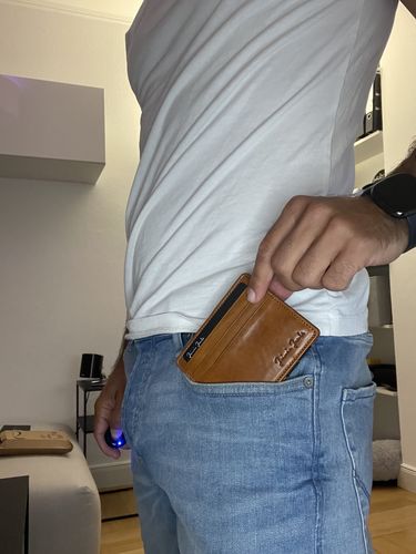 Customer photo review of Flap Boy Slim - Magic Wallet without Coin Pocket