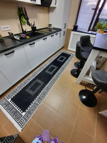 Customer photo review of Covor Rezistent Antiderapant Black & White Greca