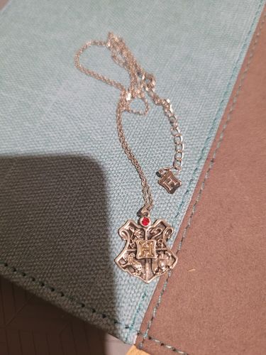 Customer photo review of Harry Potter Gryffindor Pride Candle - 925 Sterling Silver Gryffindor Necklace Collection