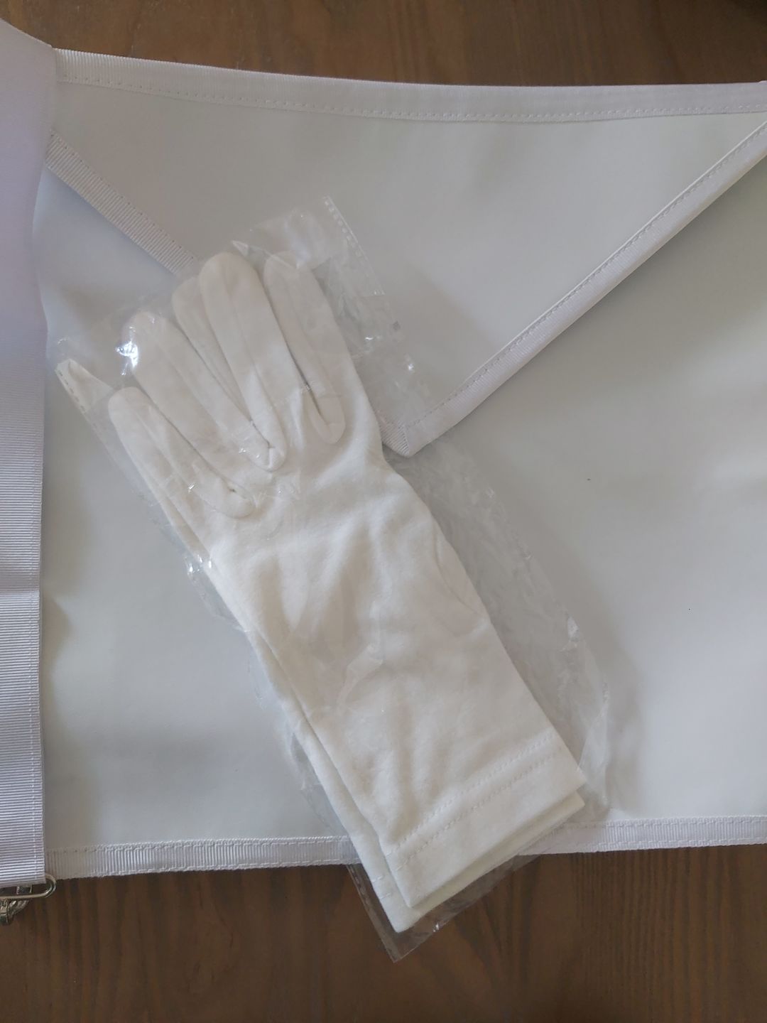 Customer photo review of Tablier Apprenti/Compagnon. 36x31cm + 1 Paire de gants offerte. Simili cuir - Rite Français Groussier (RFG)