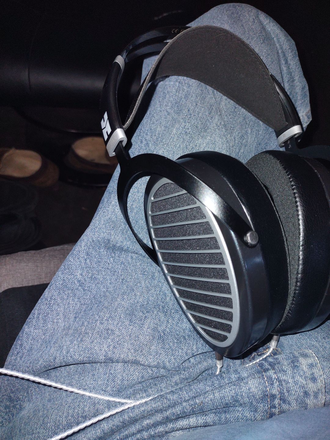 Customer photo review of Hifiman Ananda Planar Magnetic  Headphones - Stealth Magnets